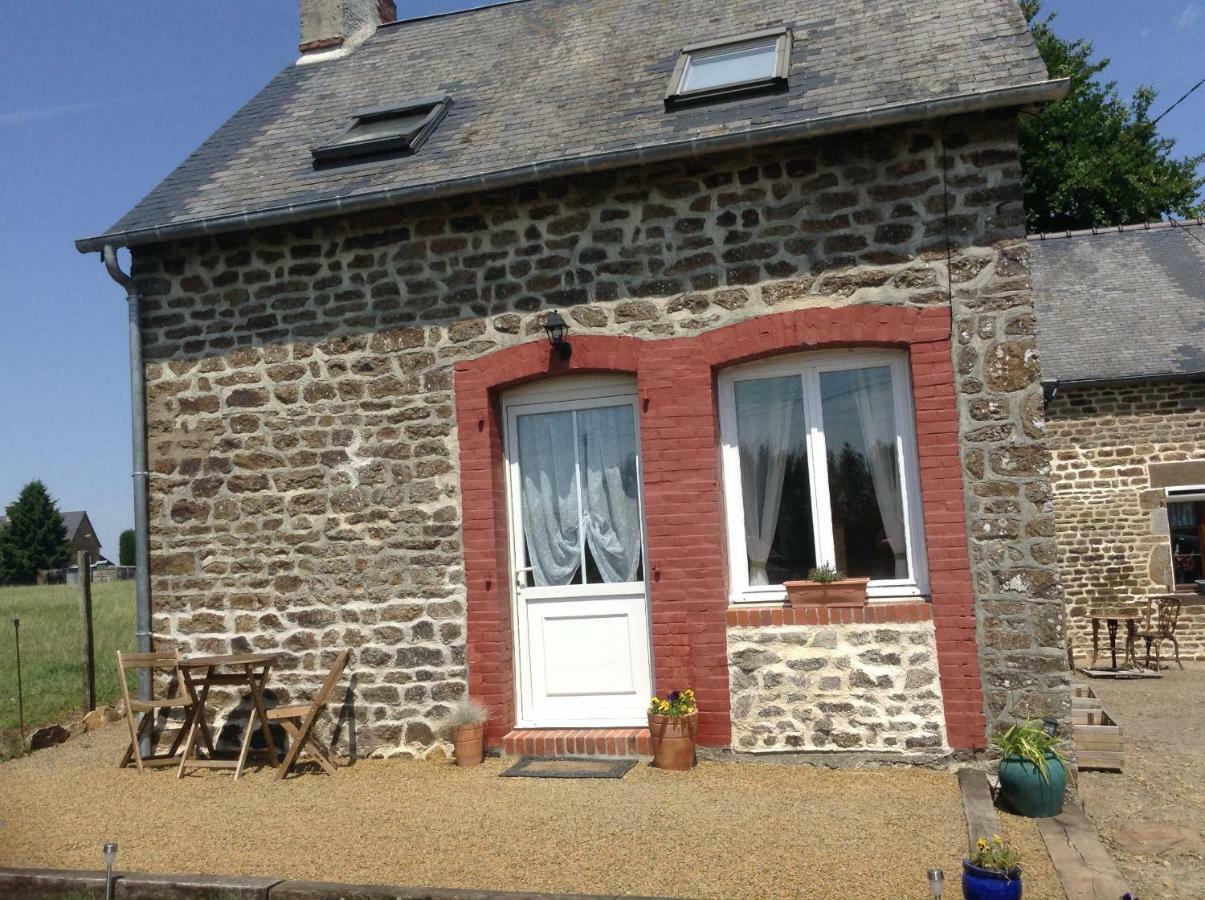 La Perruche Holiday Gite Heusse Exterior photo